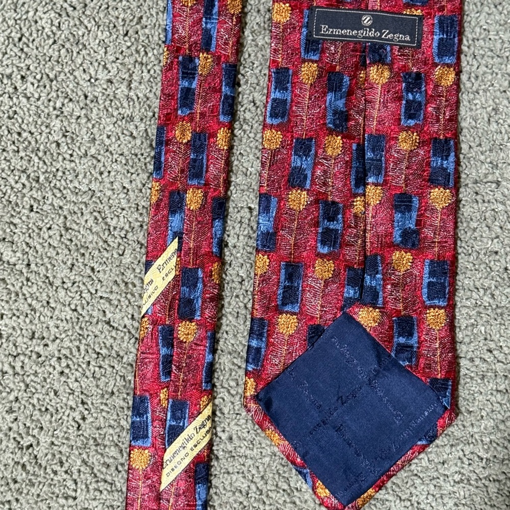 Colorful Geometric Pattern Tie - Picture 3 of 4